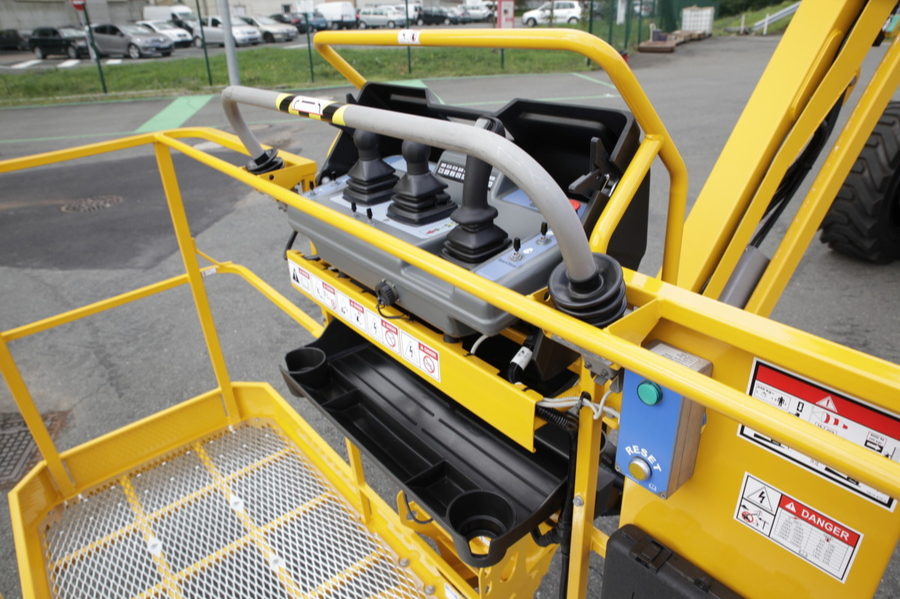 Nacelle Articulée HA RTJ / PRO - Vente et Location à Grenoble, Lyon, Valence, Rhône-Alpes