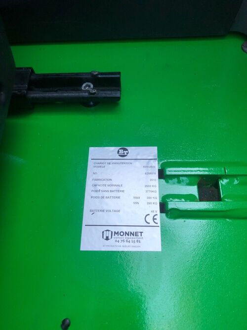 chariot &agrave; m&acirc;t r&eacute;tractable BT RRE250e E003223