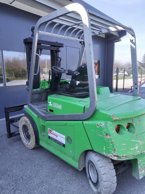 chariot &eacute;l&eacute;vateur &eacute;lectrique BT C4E500V 470