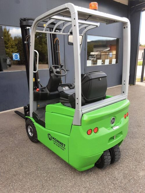 chariot &eacute;l&eacute;vateur &eacute;lectrique BT C3E150 3961