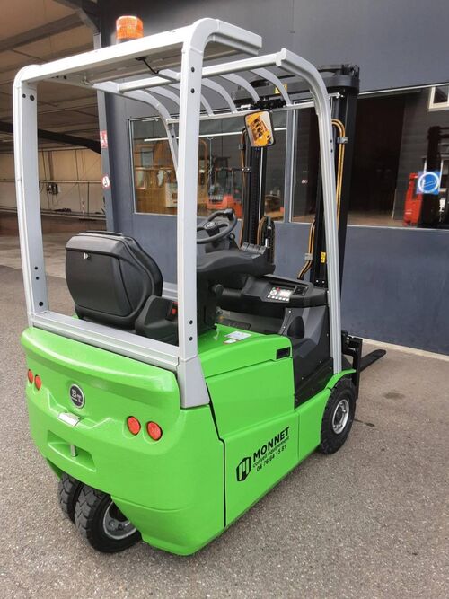 chariot &eacute;l&eacute;vateur &eacute;lectrique BT C3E150 3961