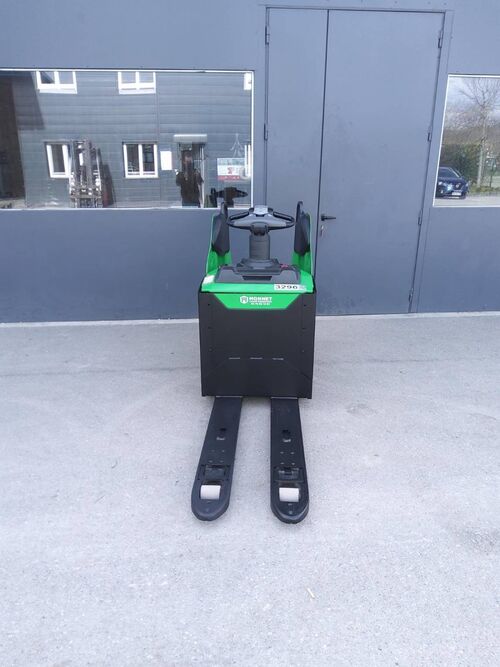 transpalette &eacute;lectrique CESAB P320 3296