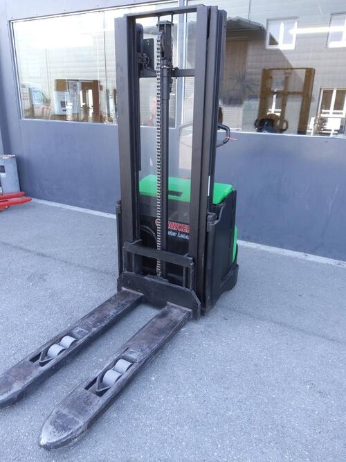 gerbeur &eacute;lectrique BT SWE100 3586