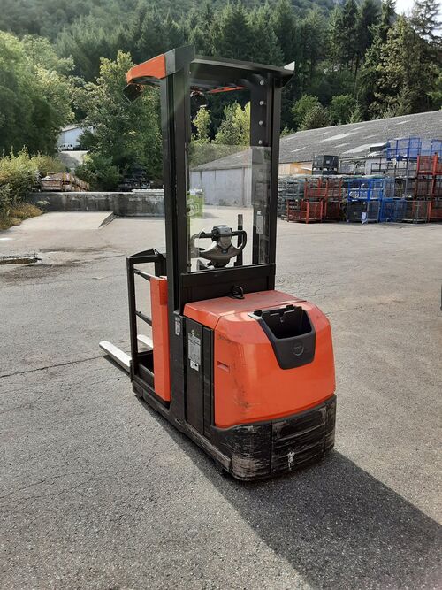 préparateur de commandes à moyenne / haute levée Toyota OME100N E00025