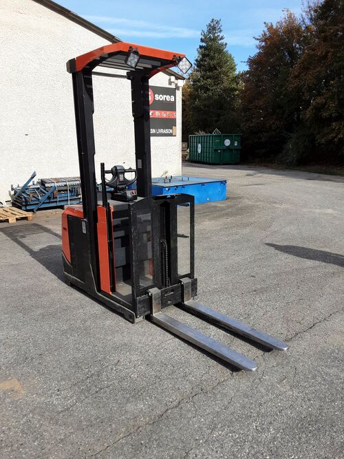 préparateur de commandes à moyenne / haute levée Toyota OME100N E00025
