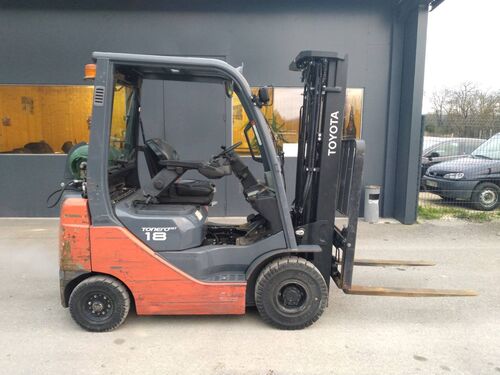 chariot élévateur gaz Toyota 06-8FG18F E002678