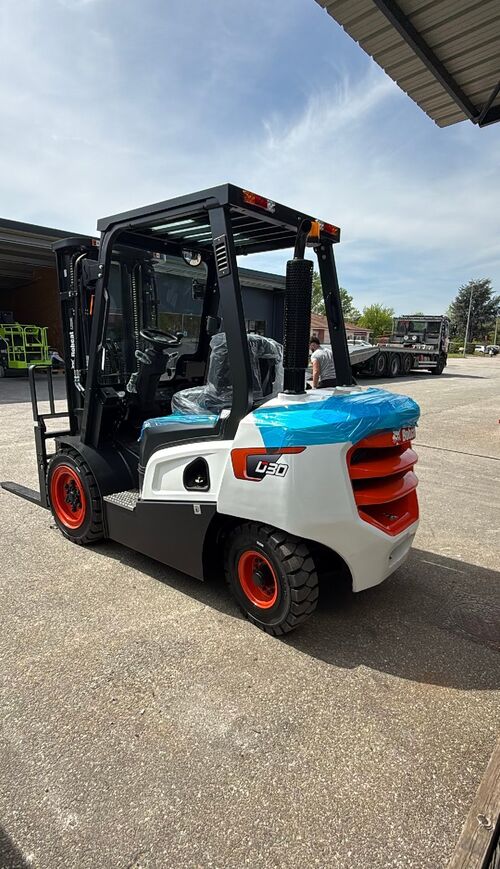 chariot &eacute;l&eacute;vateur diesel Doosan D30NXP E006340
