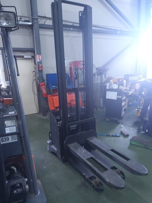 gerbeur &eacute;lectrique BT SWE140 E007410