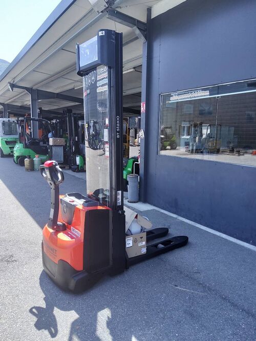 gerbeur &eacute;lectrique BT SWE140 E007410