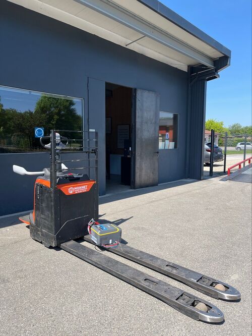 transpalette &eacute;lectrique Toyota LPE220 E007761