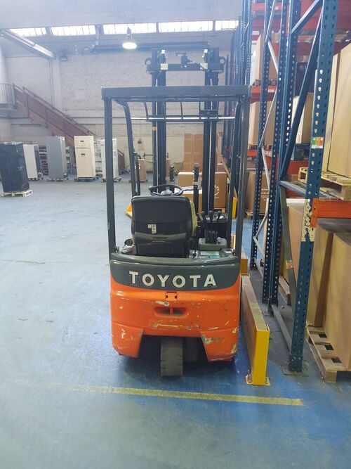 chariot &eacute;l&eacute;vateur &eacute;lectrique Toyota 7FBEST10 E001686