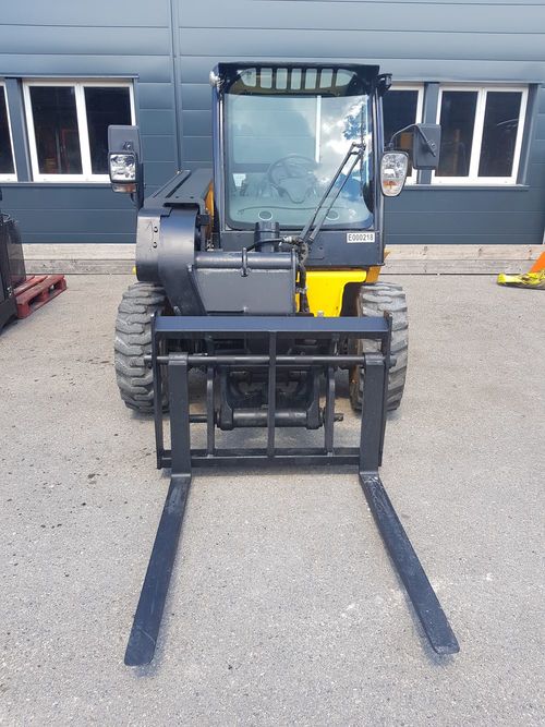 Chariot t&eacute;lescopique au d&eacute;part pour le Vercors